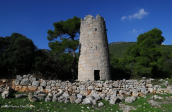 Ο κυκλικος αρχαιος πυργος στο Βαθυχωρι στο ορος Πατερας
